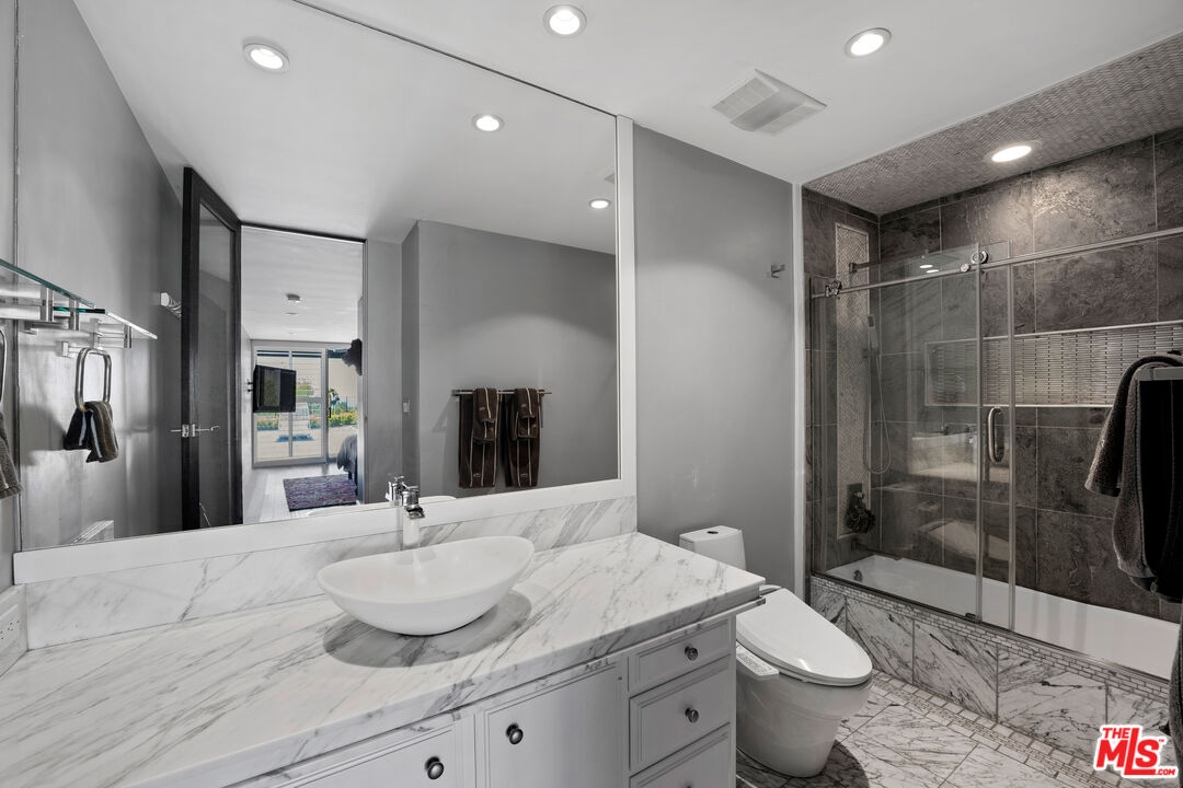 18025 Green Meadow Dr