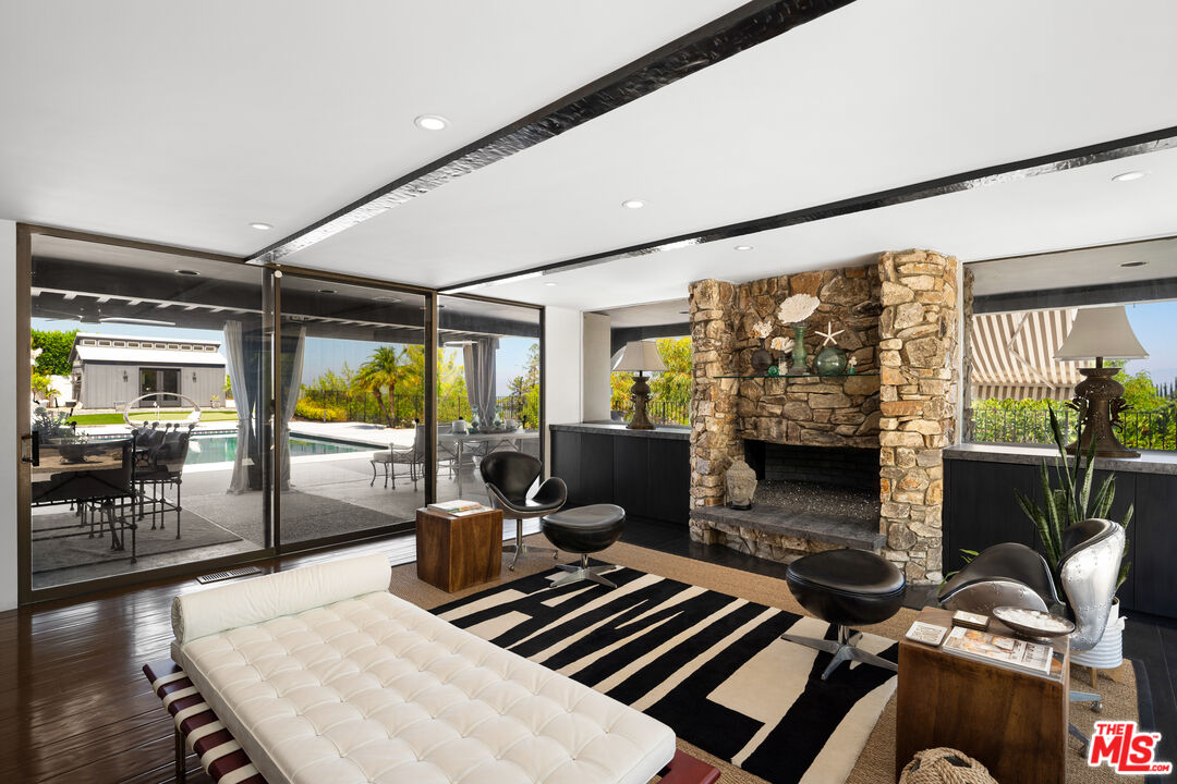 18025 Green Meadow Dr