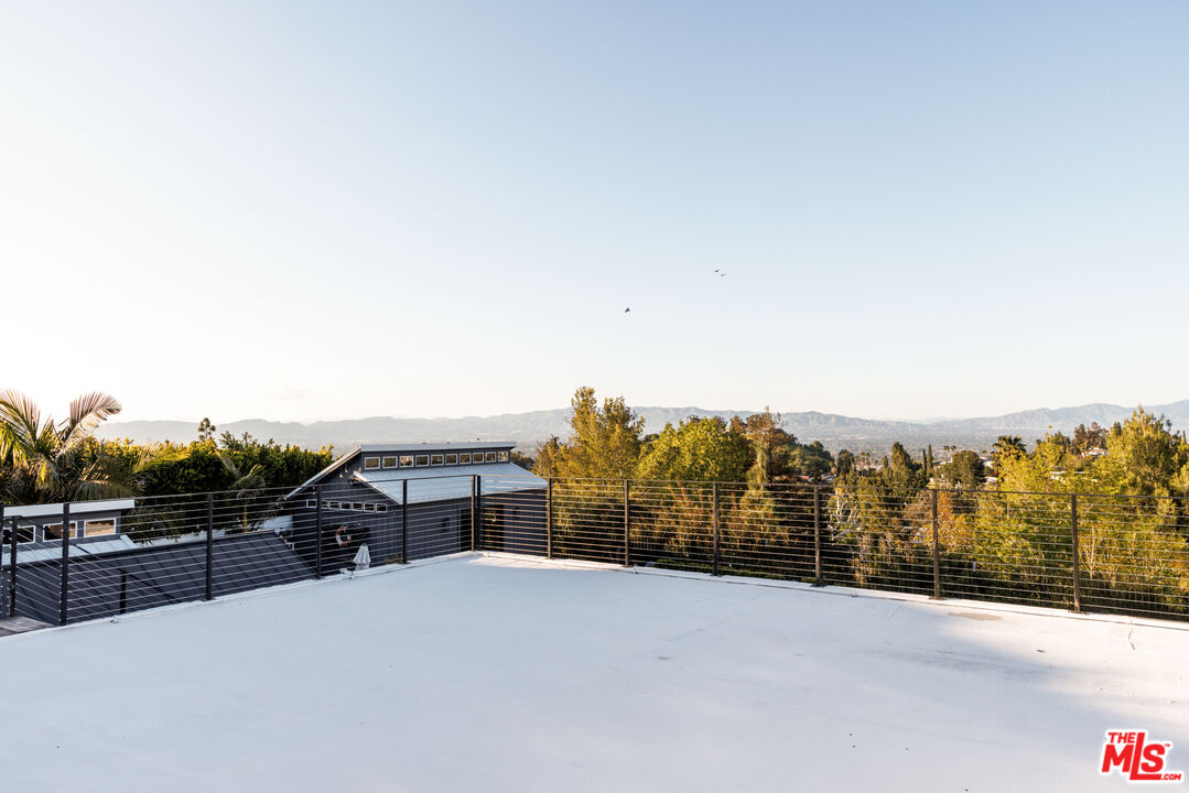 18025 Green Meadow Dr