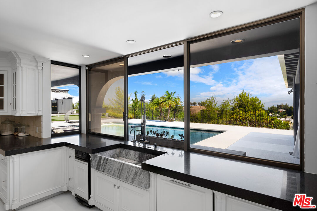 18025 Green Meadow Dr