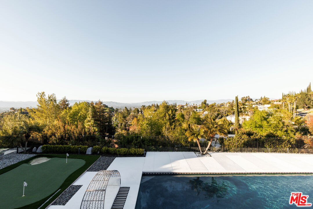 18025 Green Meadow Dr