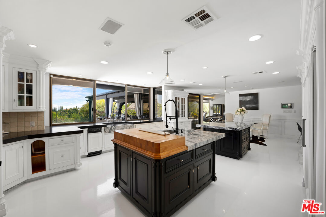 18025 Green Meadow Dr