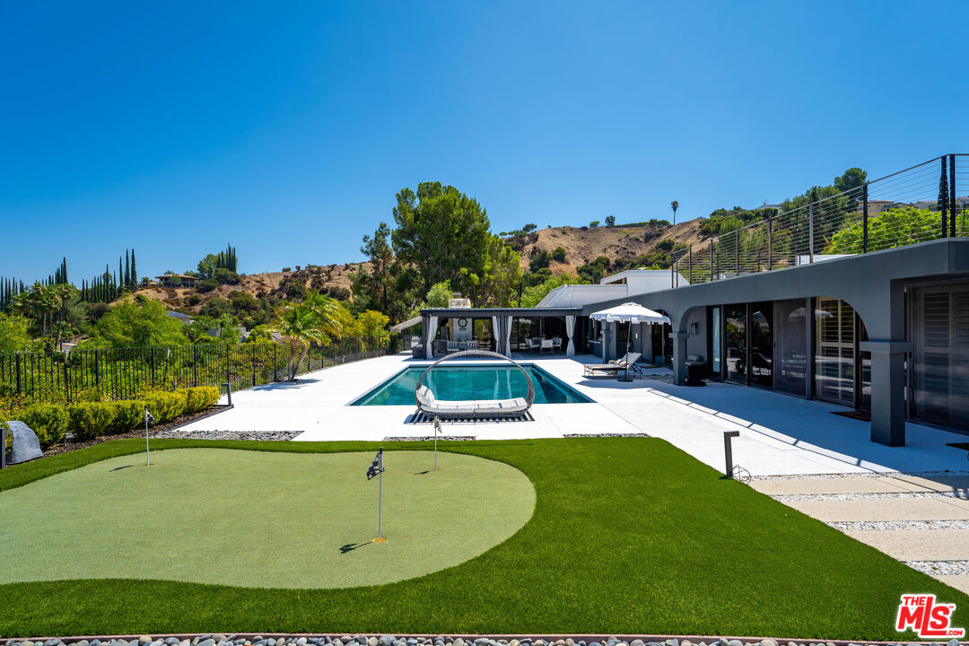 18025 Green Meadow Dr