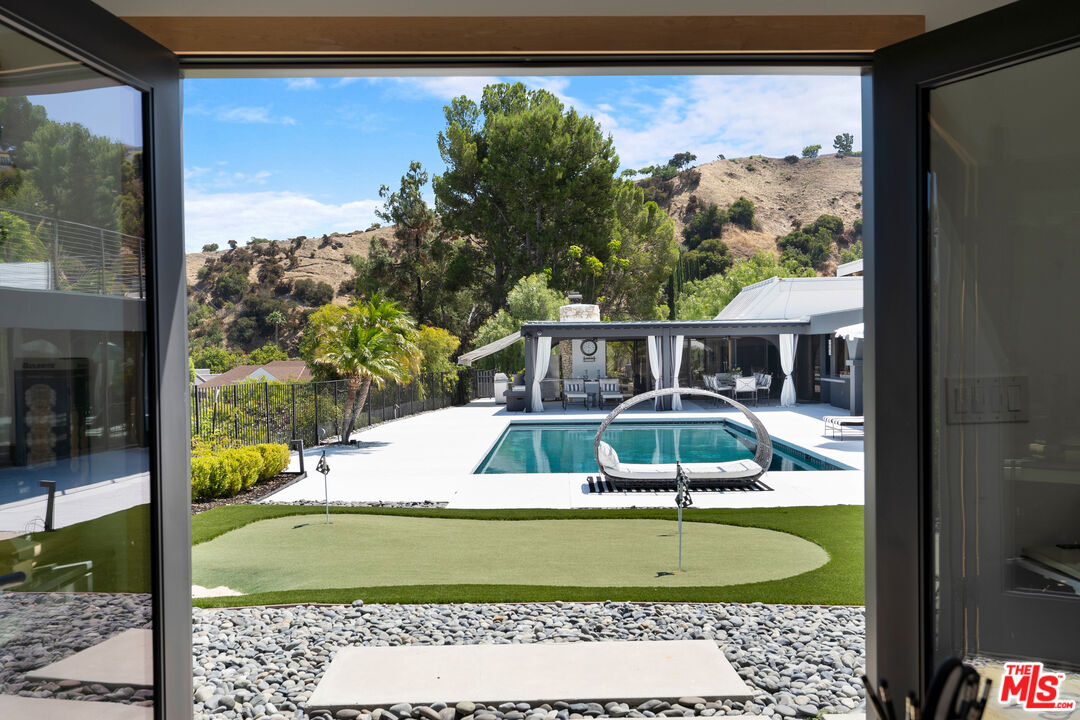 18025 Green Meadow Dr