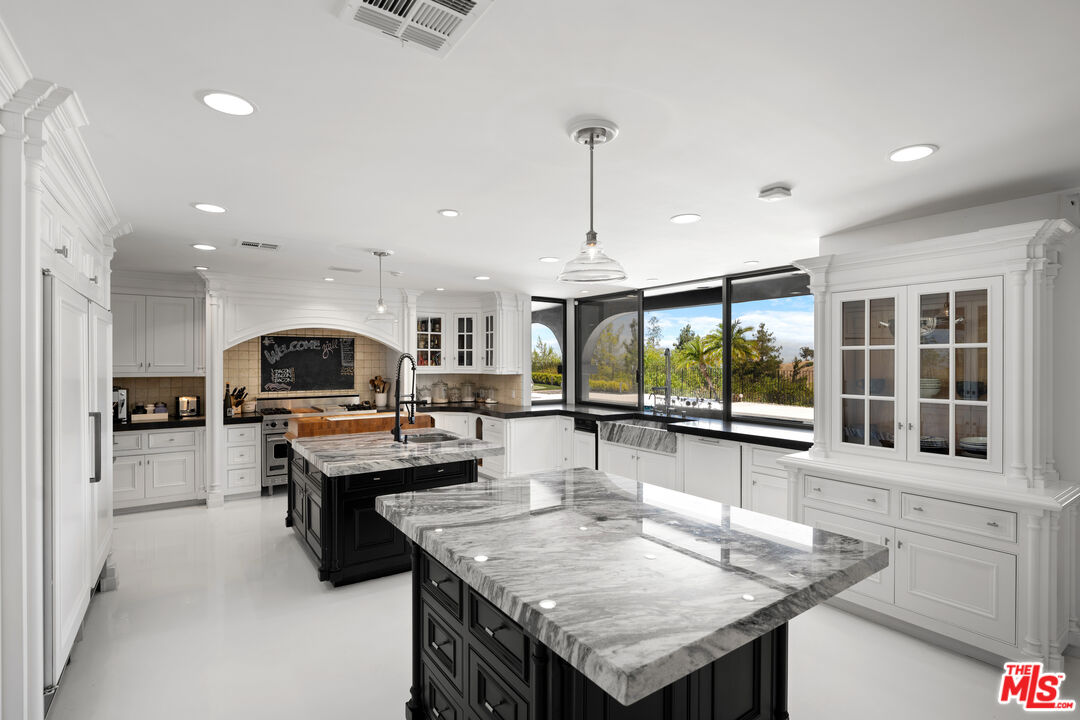 18025 Green Meadow Dr