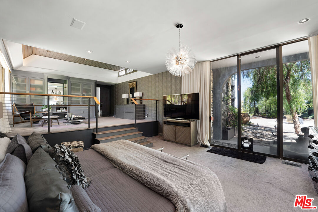 18025 Green Meadow Dr