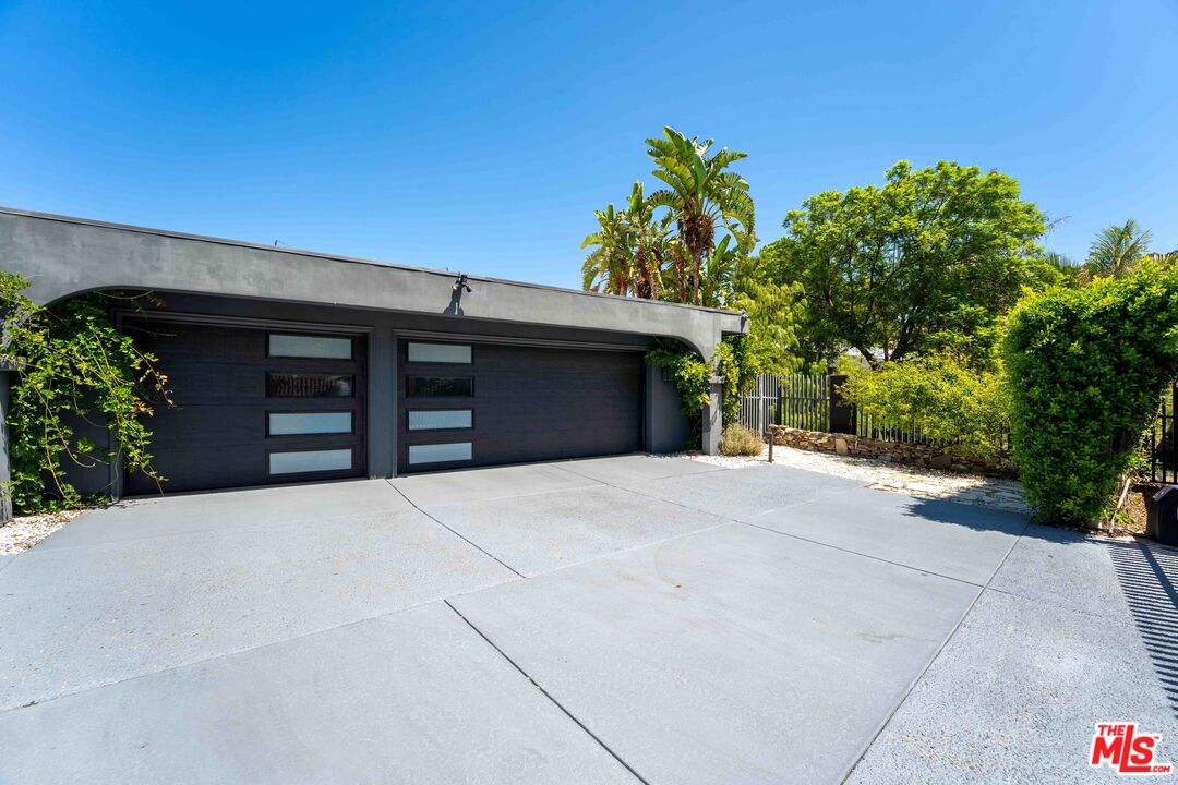 18025 Green Meadow Dr