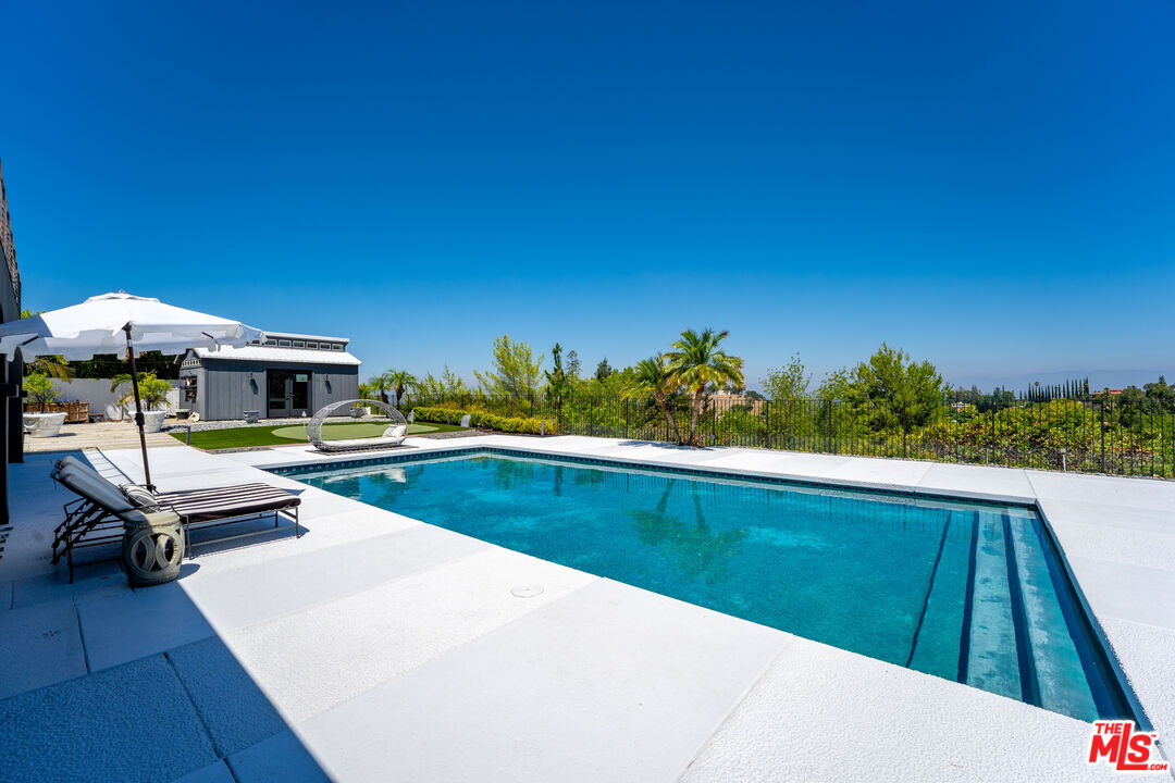 18025 Green Meadow Dr