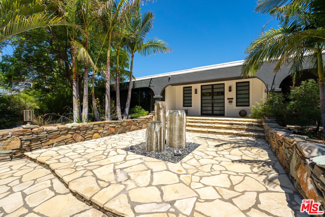 18025 Green Meadow Dr