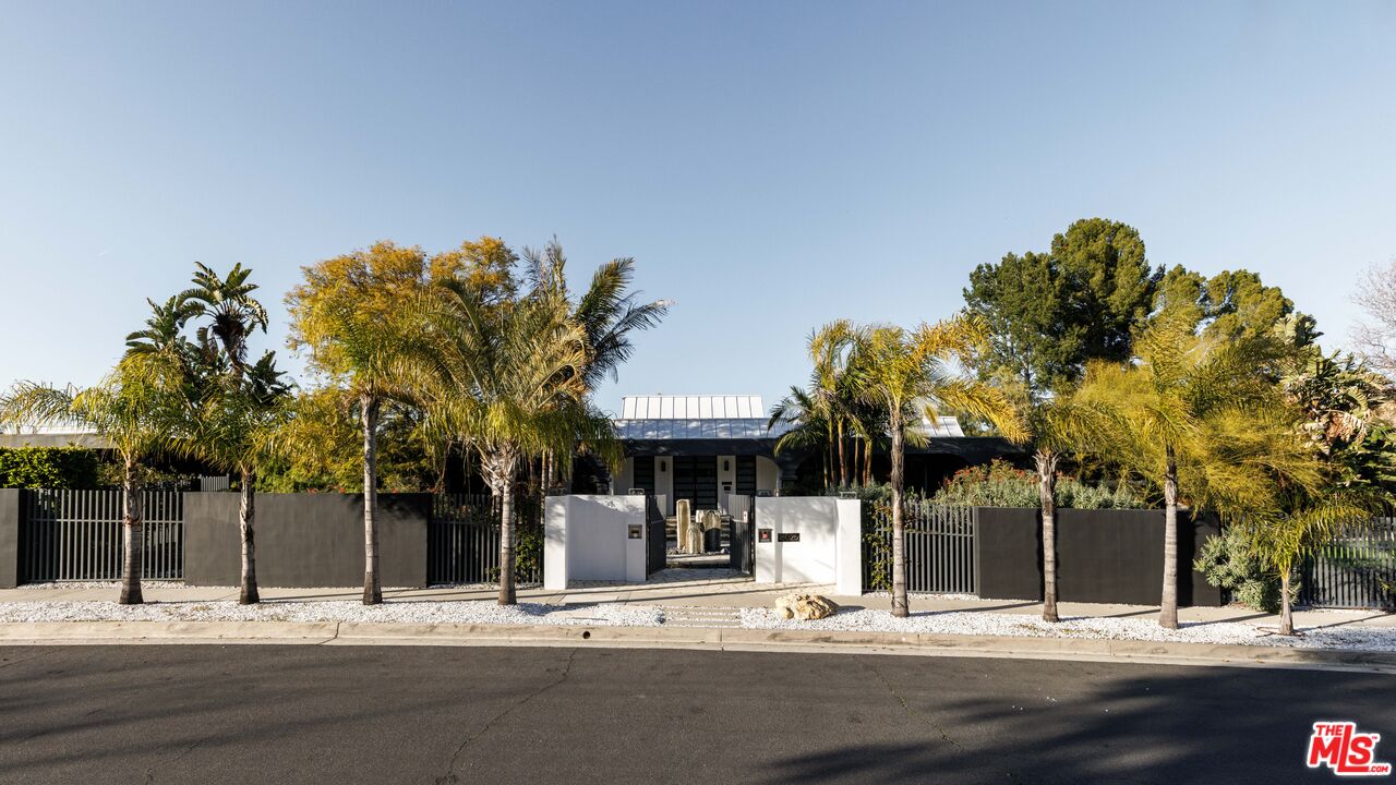 18025 Green Meadow Dr