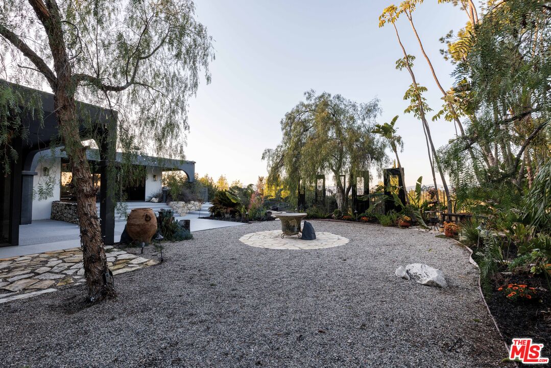 18025 Green Meadow Dr