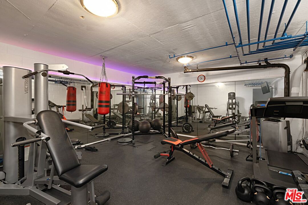 1355 N Sierra Bonita Ave Unit: 305