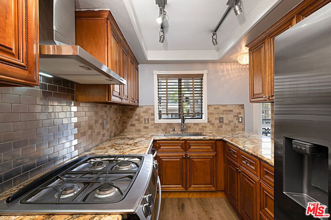 1355 N Sierra Bonita Ave Unit: 305