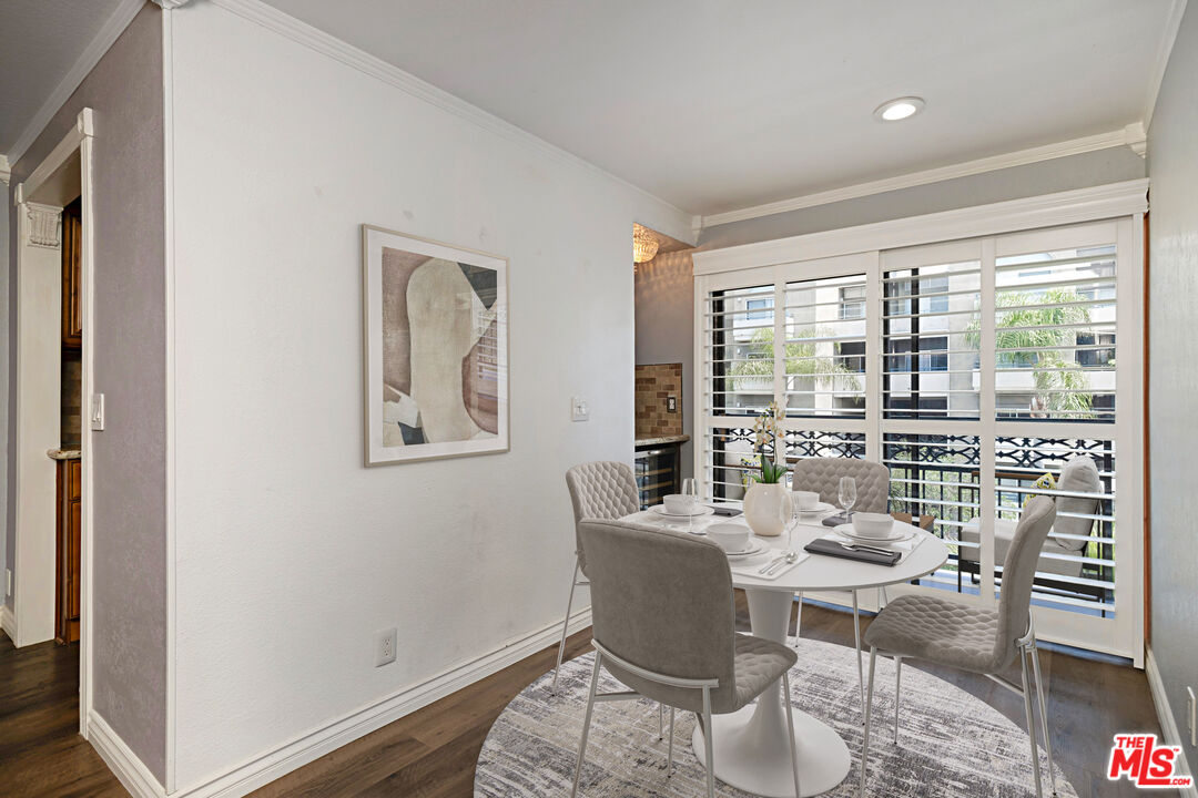 1355 N Sierra Bonita Ave Unit: 305