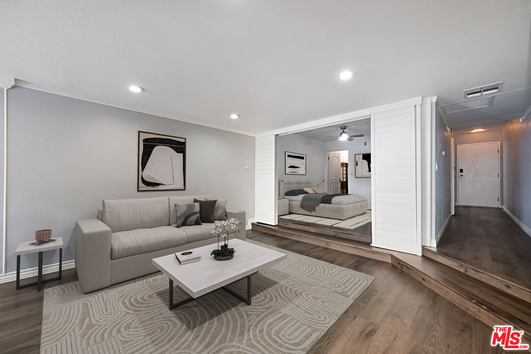 1355 N Sierra Bonita Ave Unit: 305