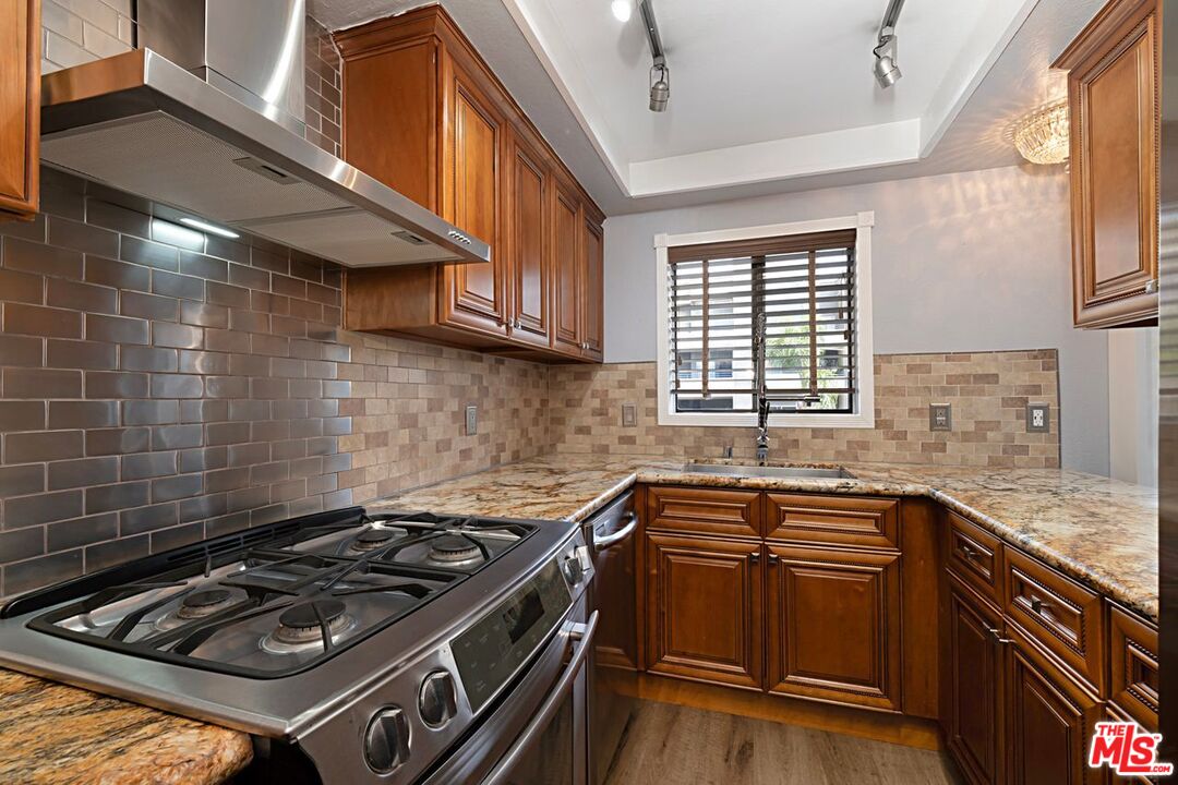 1355 N Sierra Bonita Ave Unit: 305