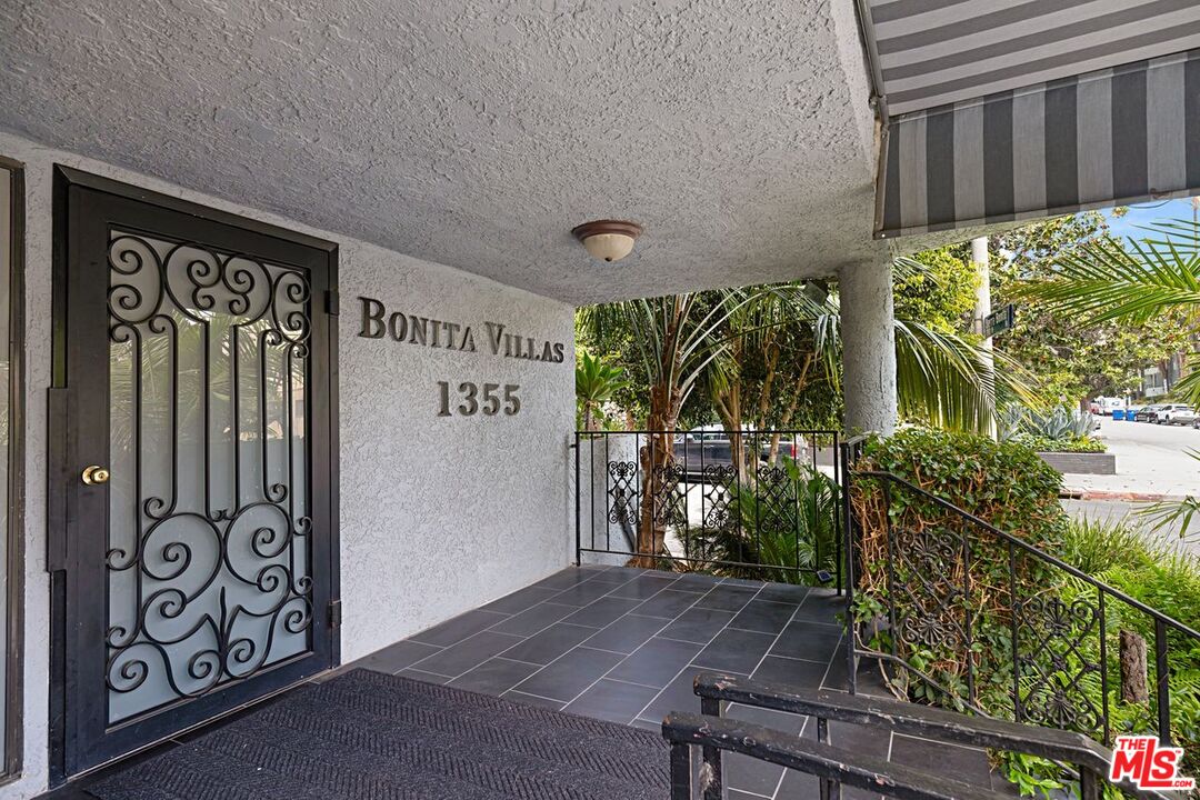 1355 N Sierra Bonita Ave Unit: 305