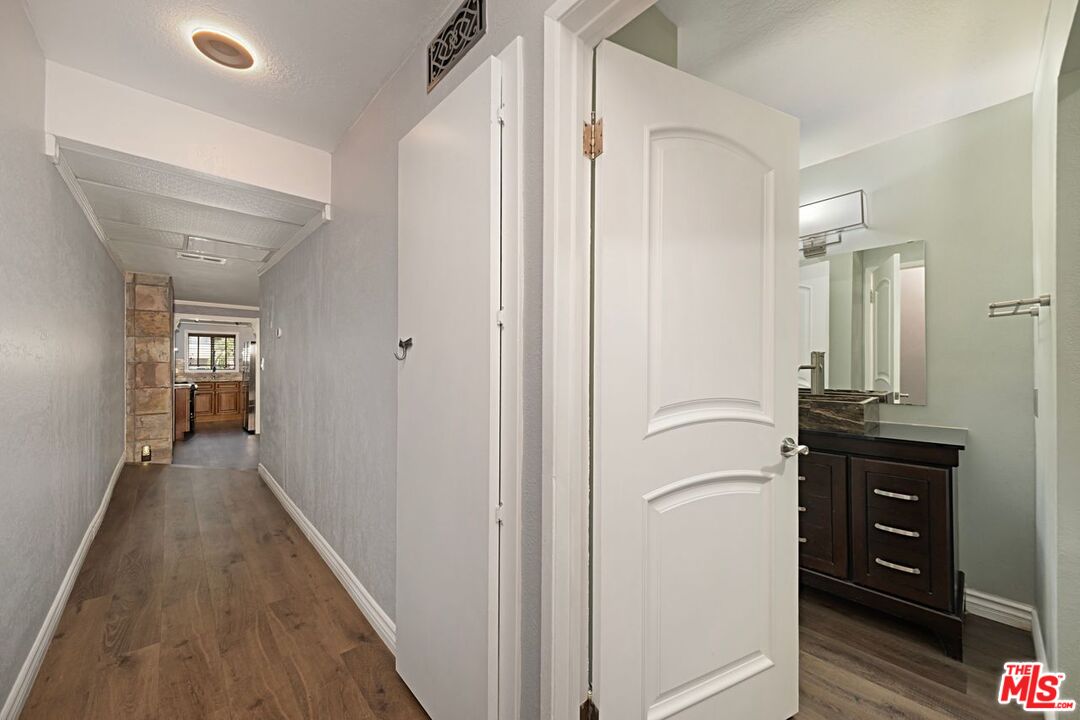 1355 N Sierra Bonita Ave Unit: 305