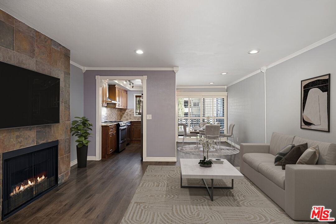 1355 N Sierra Bonita Ave Unit: 305