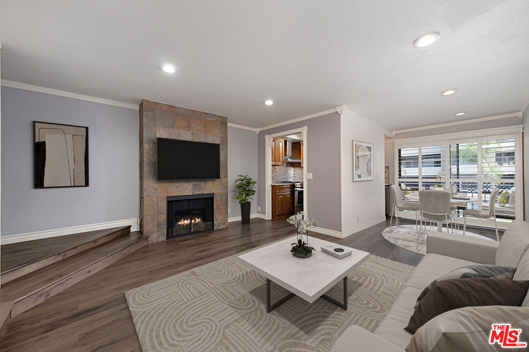 1355 N Sierra Bonita Ave Unit: 305