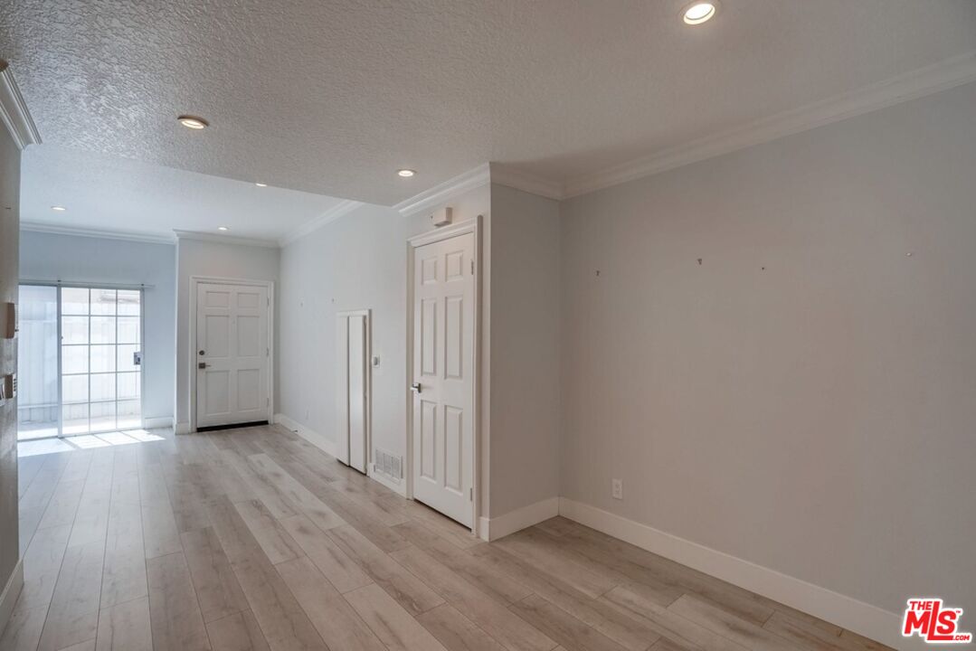 1034 S Shenandoah St Unit: 2