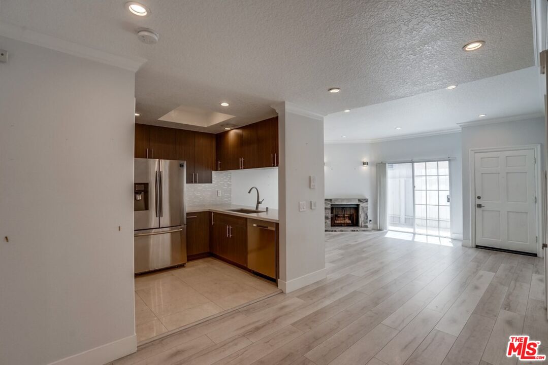 1034 S Shenandoah St Unit: 2