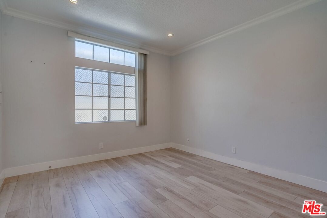 1034 S Shenandoah St Unit: 2