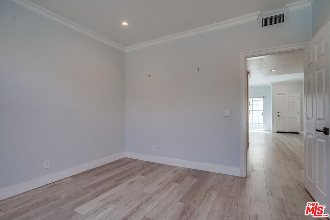 1034 S Shenandoah St Unit: 2