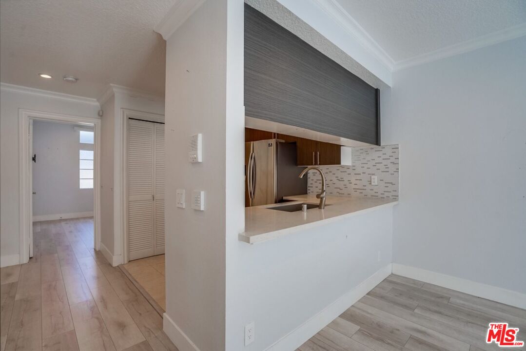 1034 S Shenandoah St Unit: 2