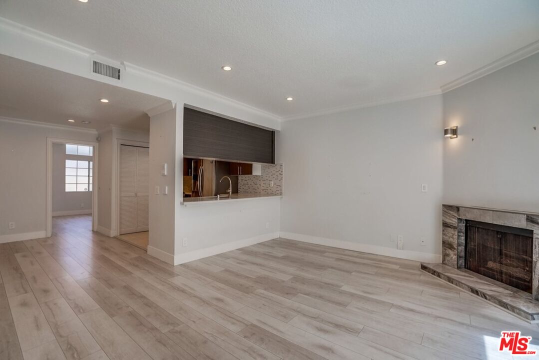 1034 S Shenandoah St Unit: 2