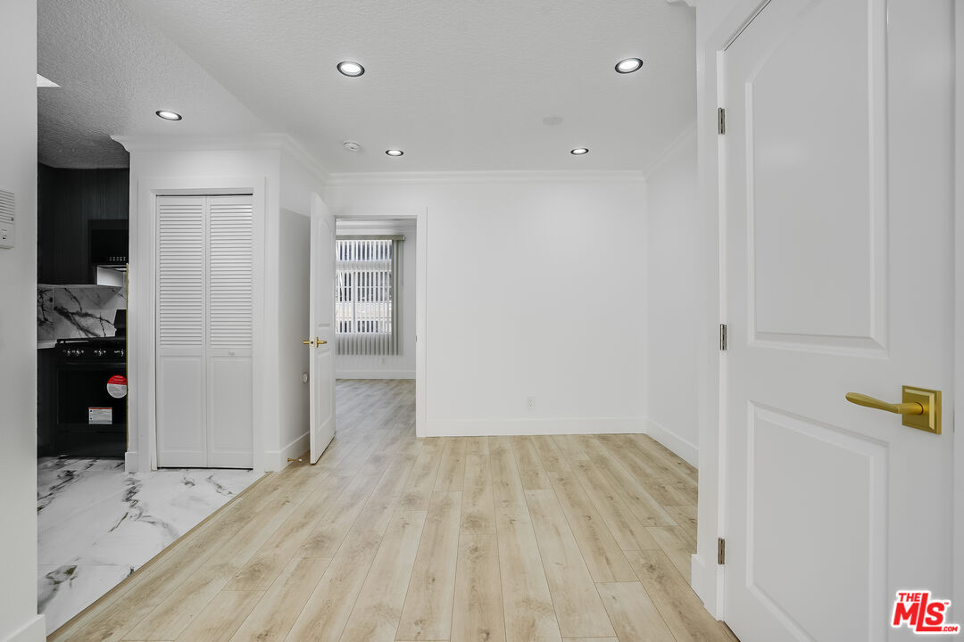 1034 S Shenandoah St Unit: 3