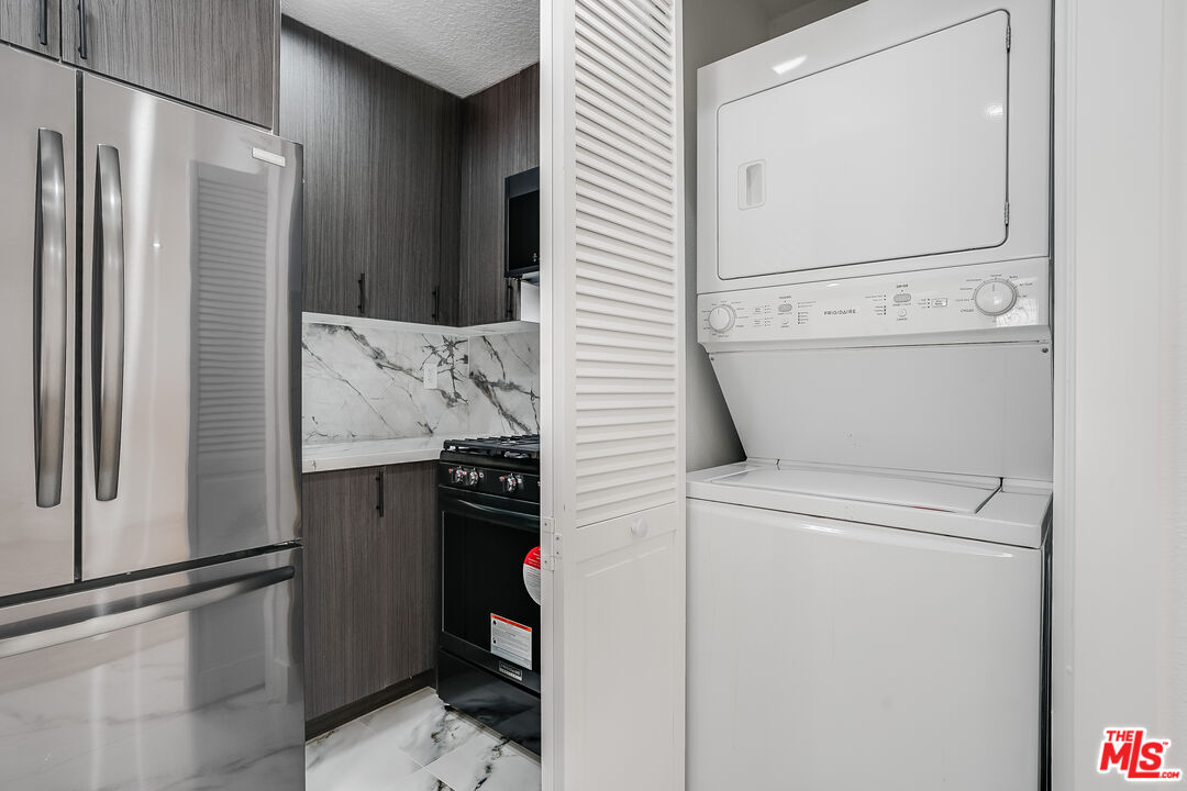 1034 S Shenandoah St Unit: 3