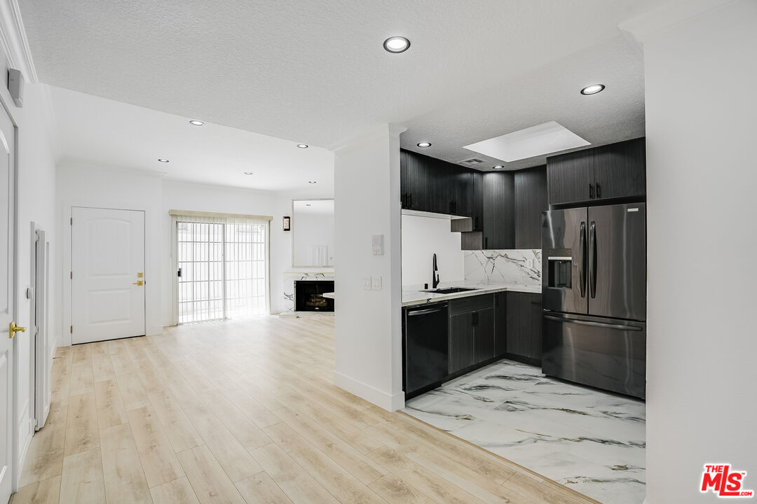 1034 S Shenandoah St Unit: 3