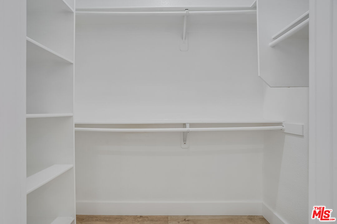 1034 S Shenandoah St Unit: 3