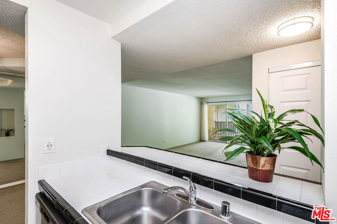 1230 Horn Ave Unit: 629