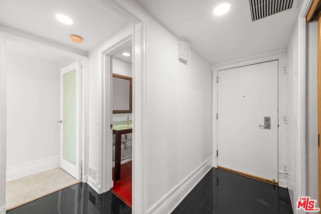 7250 Franklin Ave Unit: 815