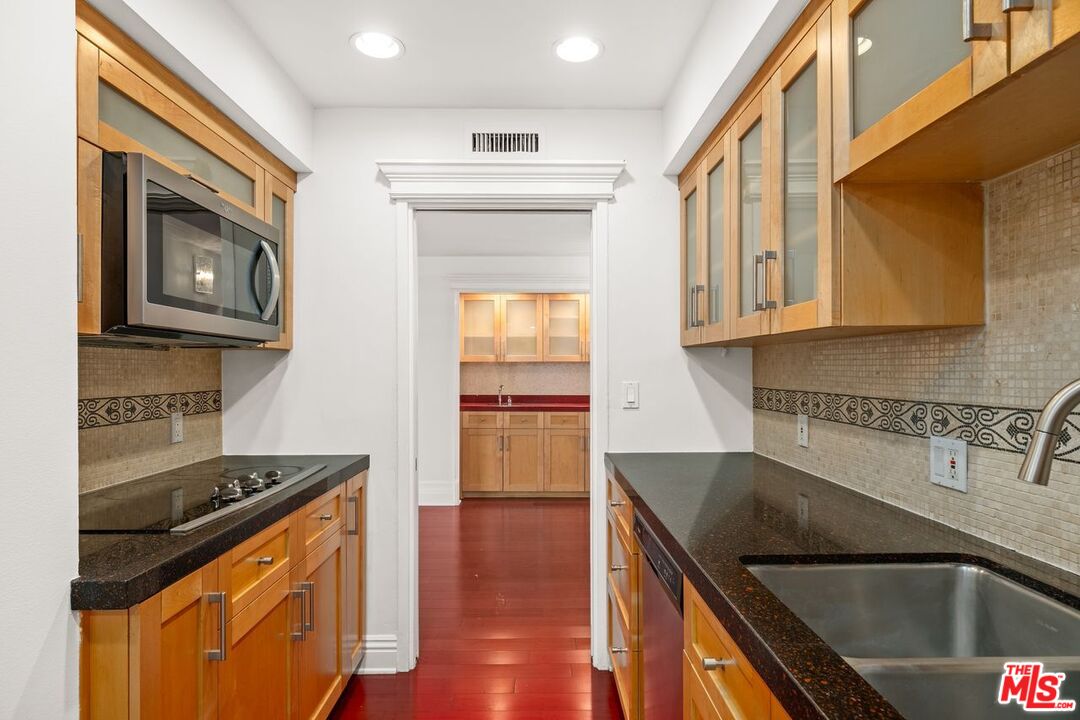 7250 Franklin Ave Unit: 815