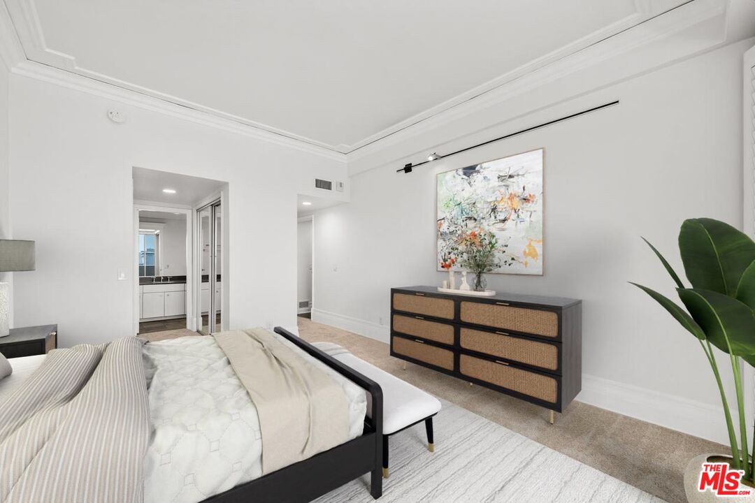 7250 Franklin Ave Unit: 815