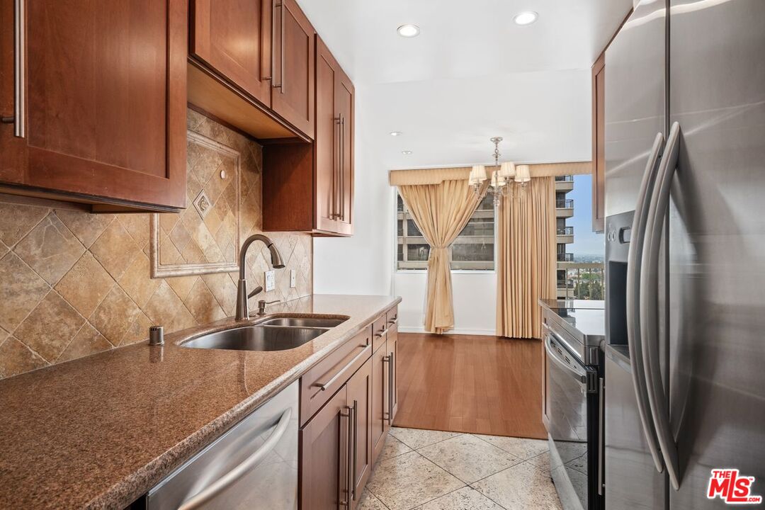 10751 WILSHIRE BLVD Unit: 1002