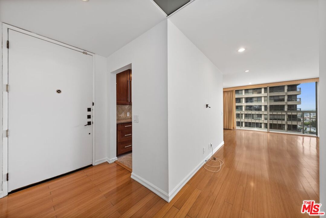 10751 WILSHIRE BLVD Unit: 1002