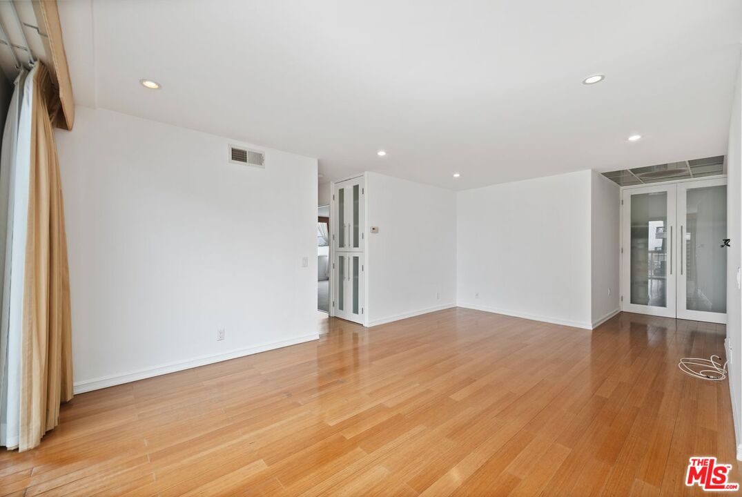 10751 WILSHIRE BLVD Unit: 1002