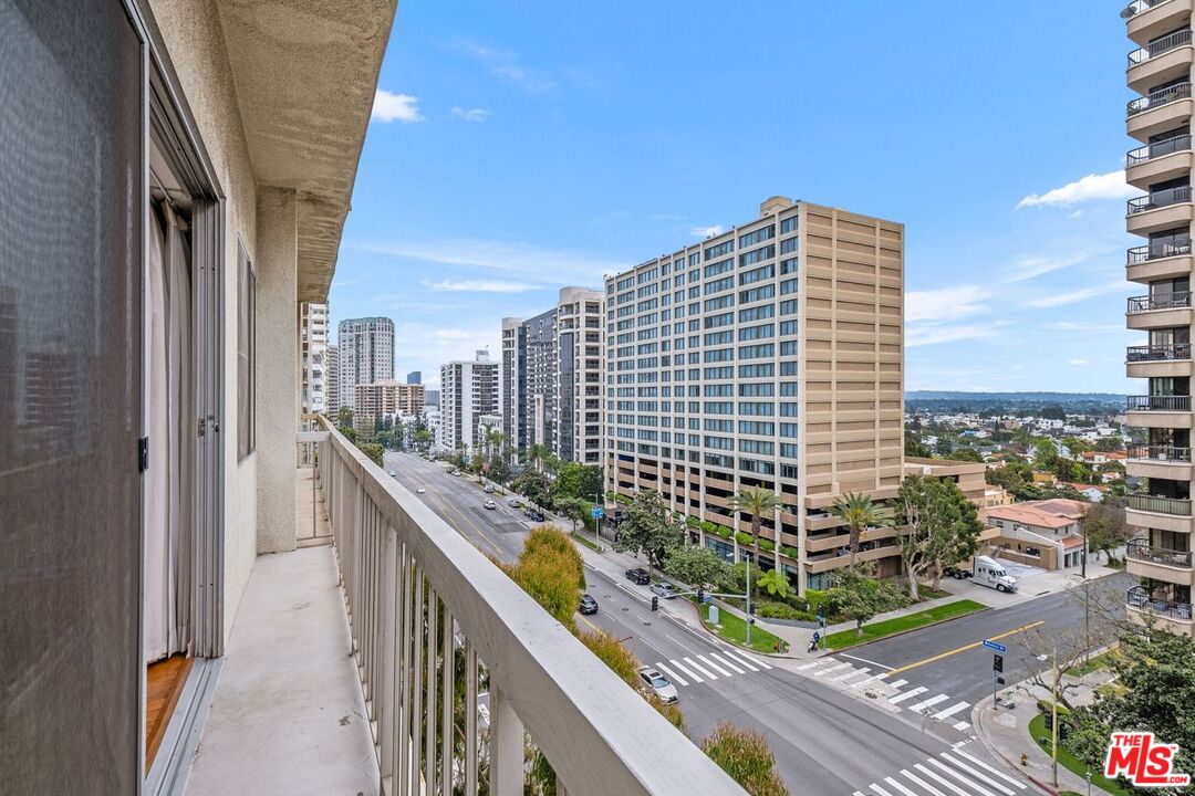 10751 WILSHIRE BLVD Unit: 1002