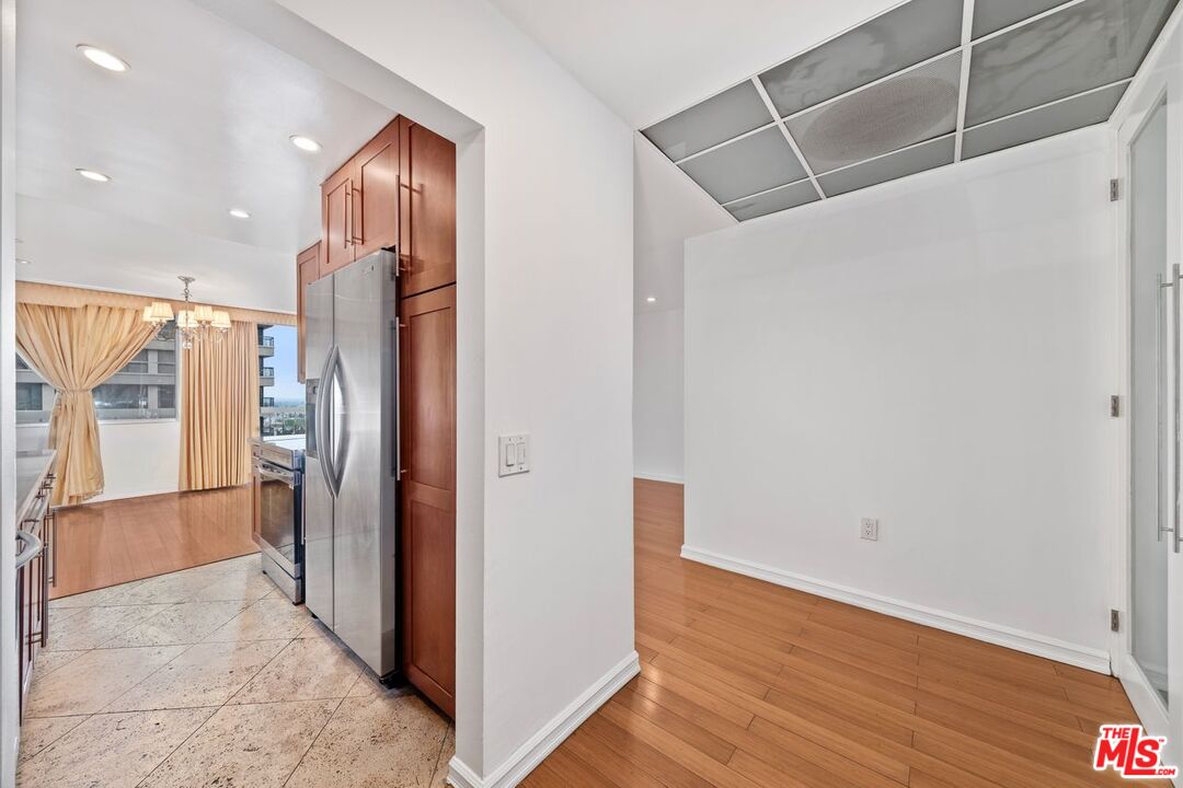 10751 WILSHIRE BLVD Unit: 1002