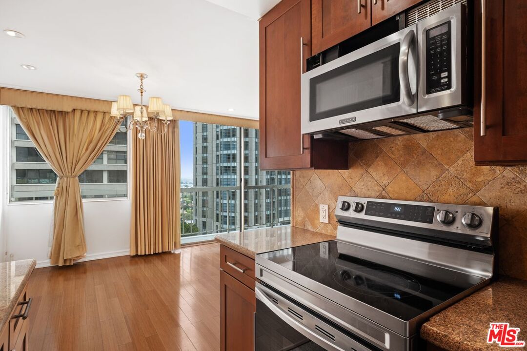 10751 WILSHIRE BLVD Unit: 1002