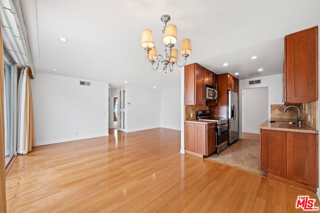 10751 WILSHIRE BLVD Unit: 1002