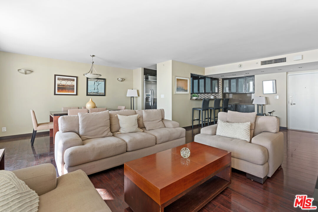 201 OCEAN AVE Unit: 1903P