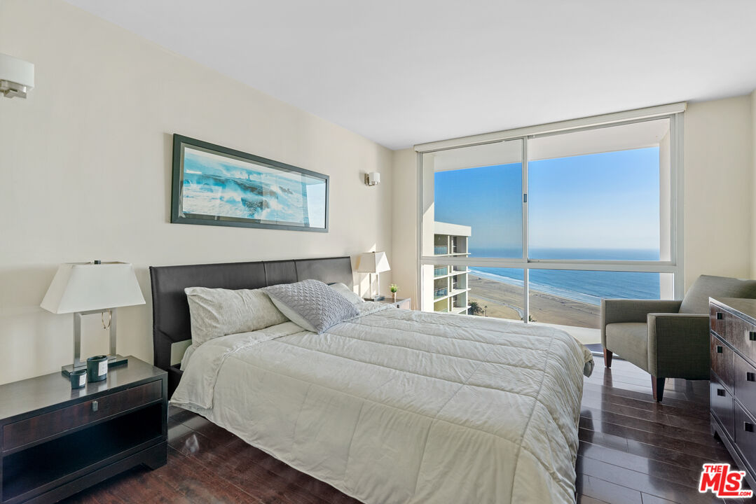 201 OCEAN AVE Unit: 1903P