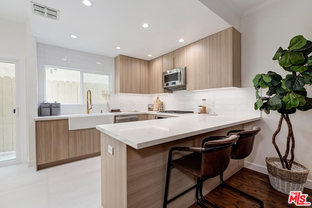 2405 34th St Unit: 27