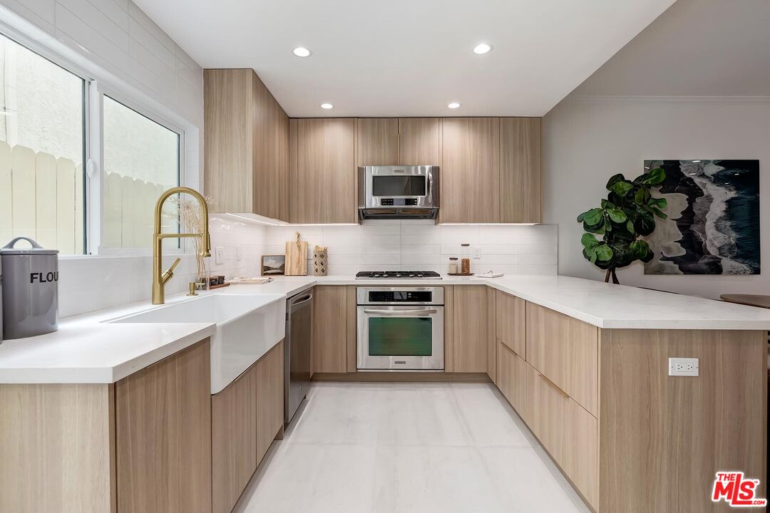 2405 34th St Unit: 27