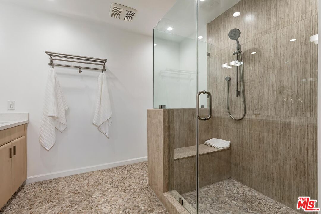 2405 34th St Unit: 27